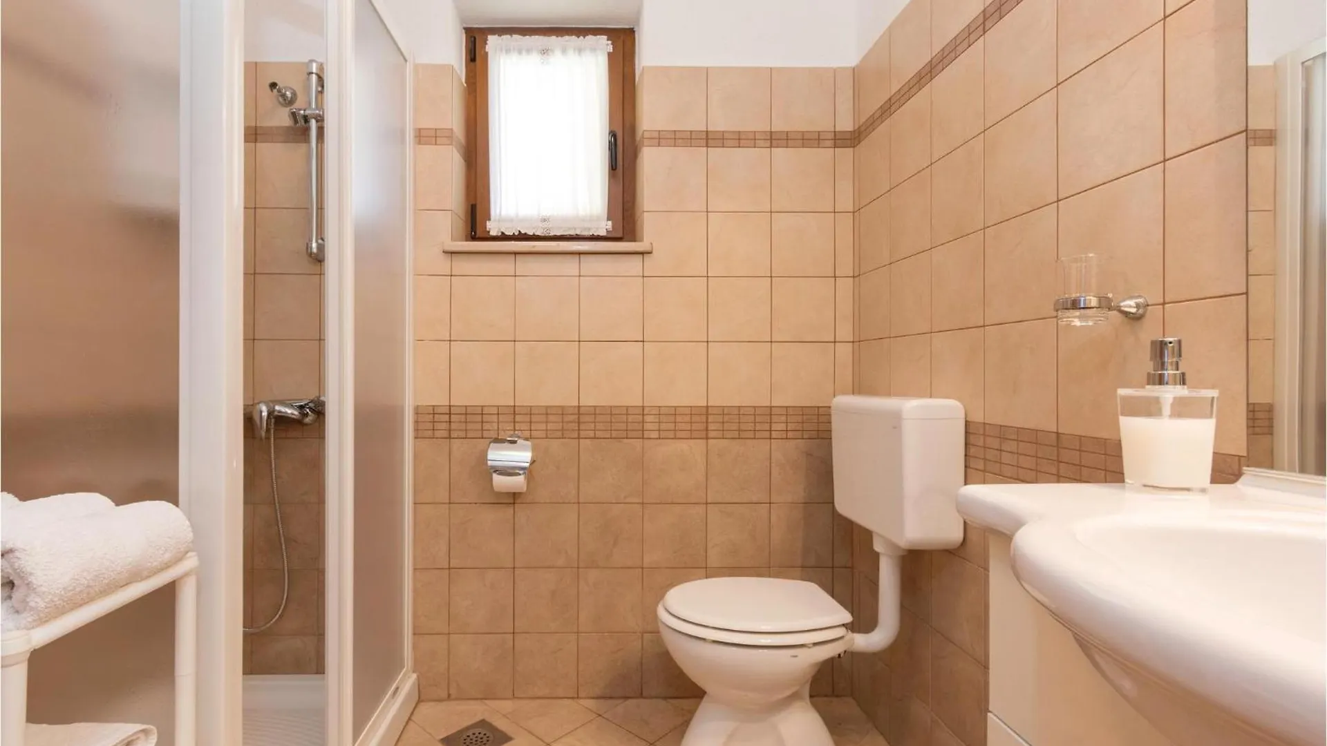 Nice Home In Badnjevari With Wifi Bencici Дом отдыха